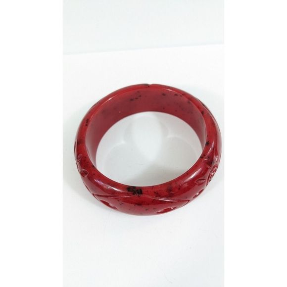 Red And Black Speckled Plastic Flower Bangle Bracelet - Picture 4 of 6